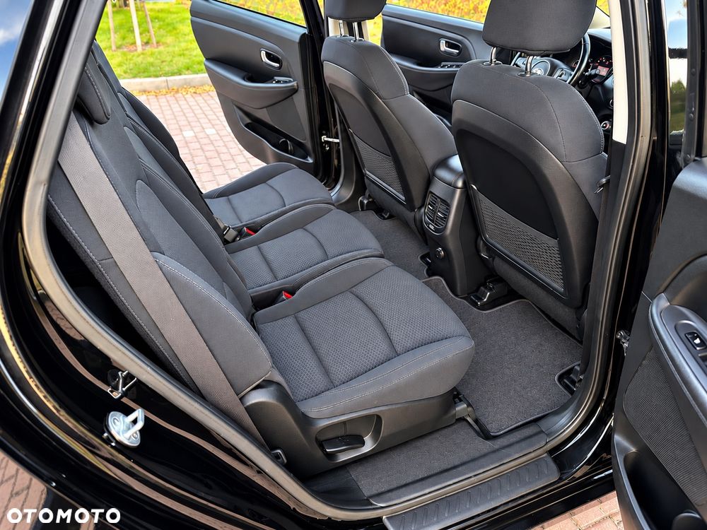 Kia Carens - 6