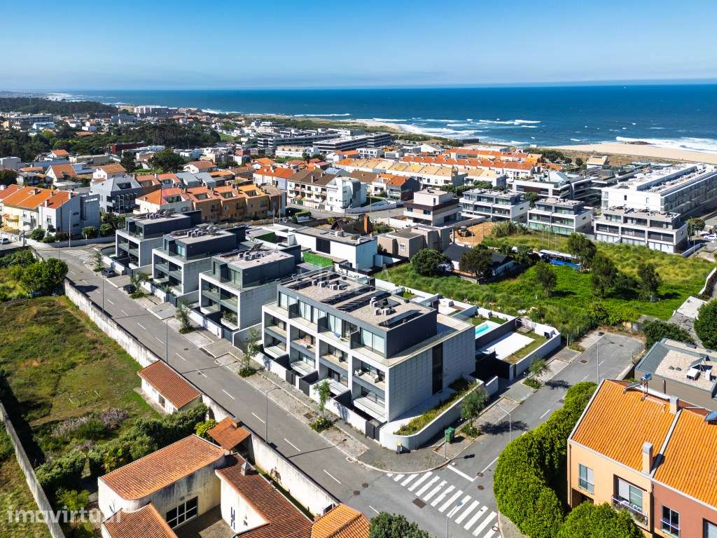 Moradia T4+1, em Canidelo, Vila Nova de Gaia - Grande imagem: 2/46