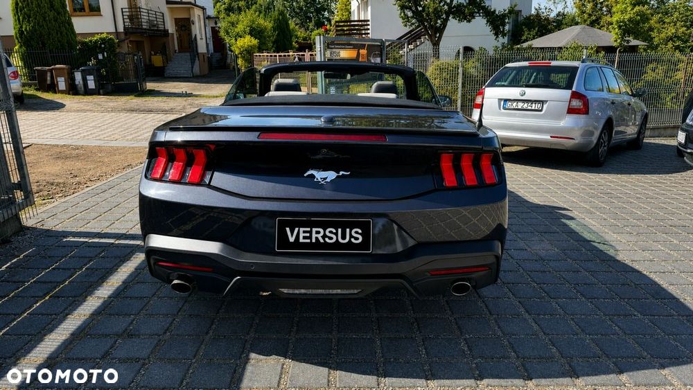 Ford Mustang - 5