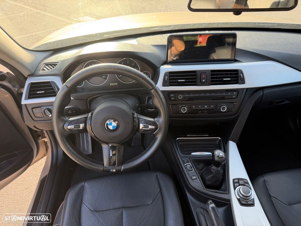 BMW 320 d Pack M - 15