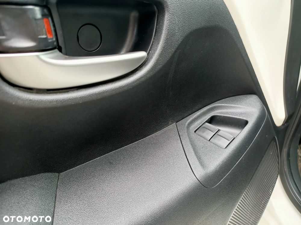 Toyota Aygo x-play - 21