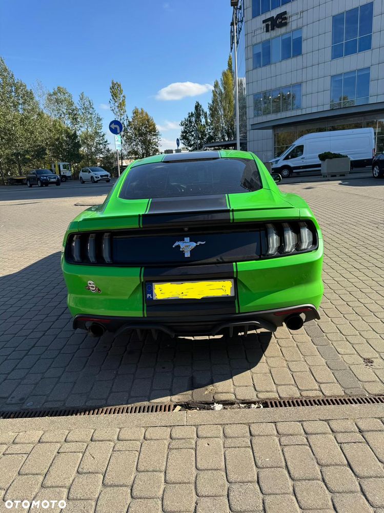 Ford Mustang - 6