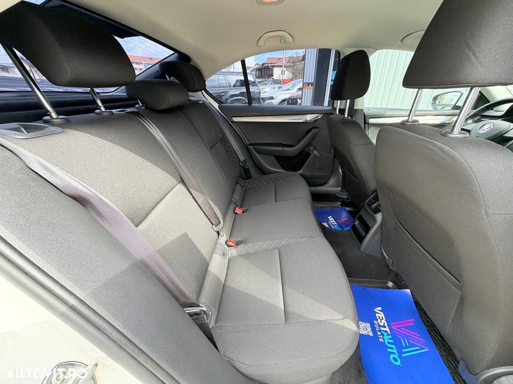 Skoda Octavia 1.6 TDI Active - 12