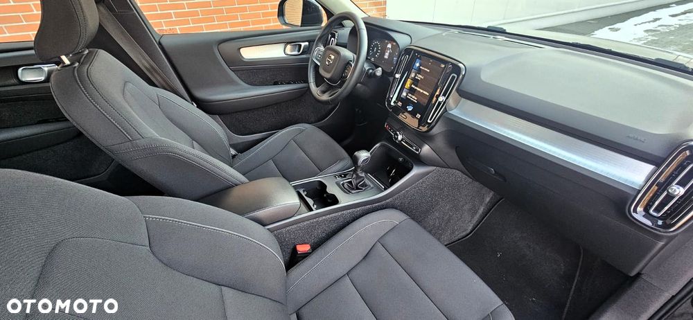 Volvo XC 40 T3 Momentum Pro - 19