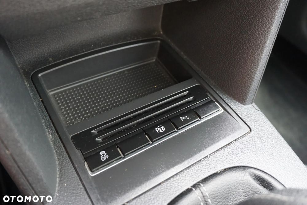 Volkswagen Touran 1.4 TSI STYLE - 23