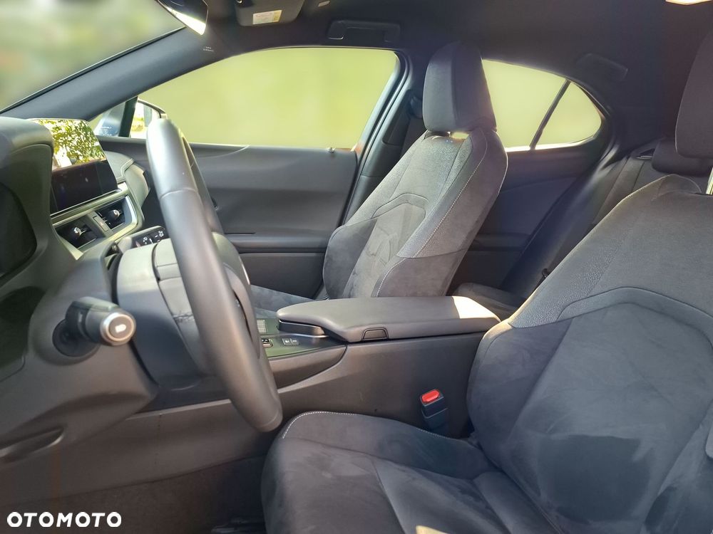 Lexus UX 300h Business - 10