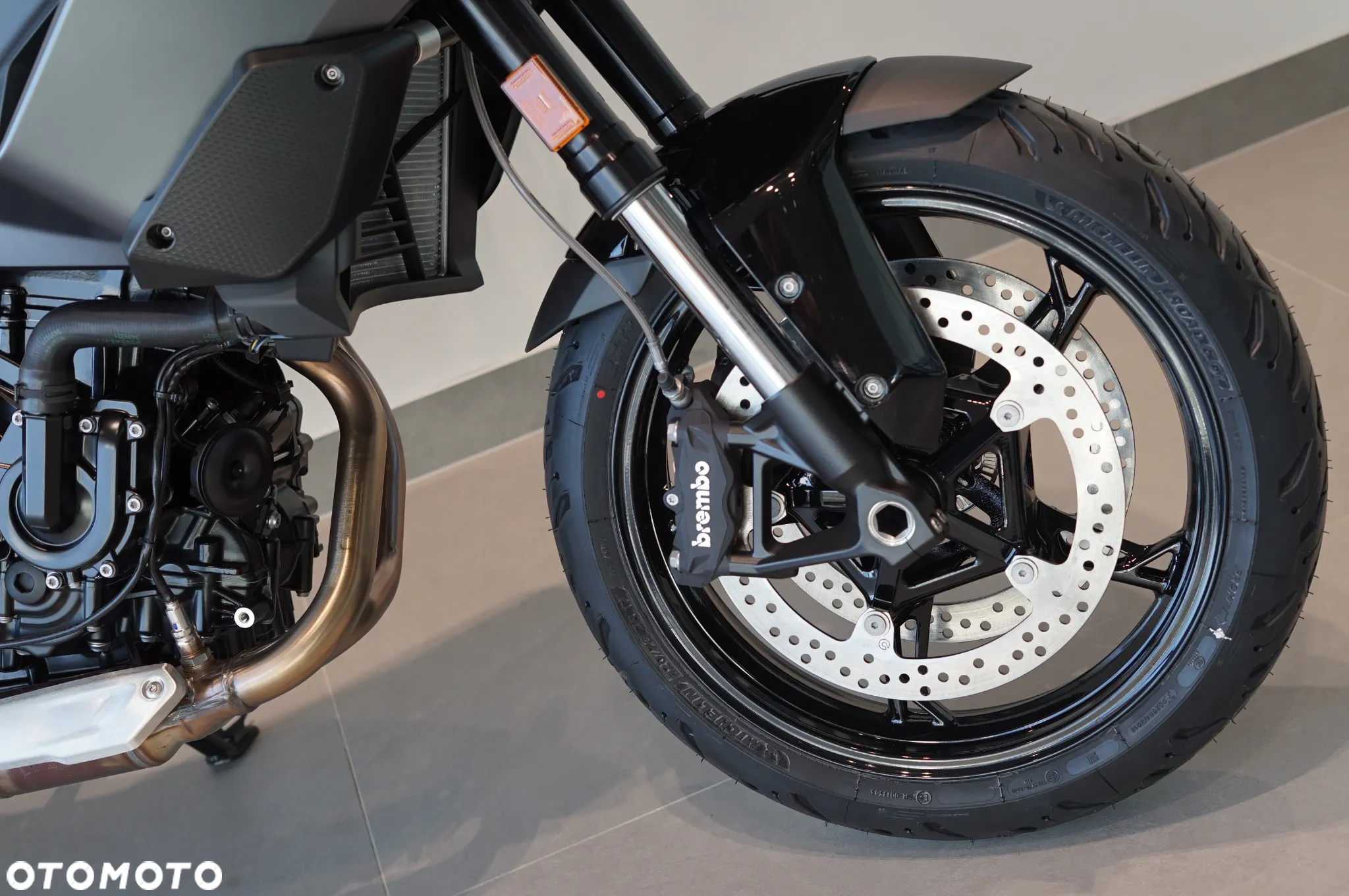 BMW F - 26