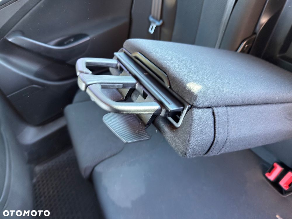 Volkswagen Passat 2.0 TDI DPF BlueMot Comfortline - 5