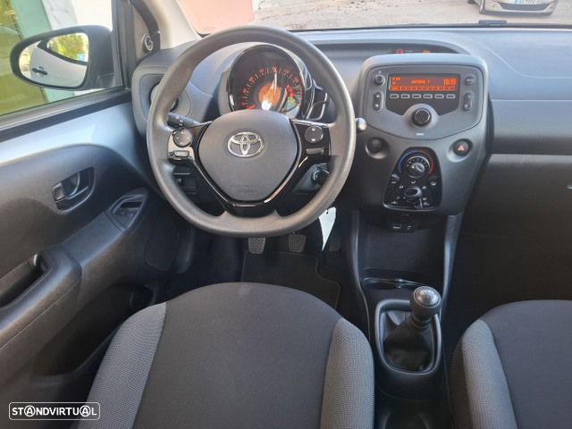 Toyota Aygo 1.0 X-Play - 9