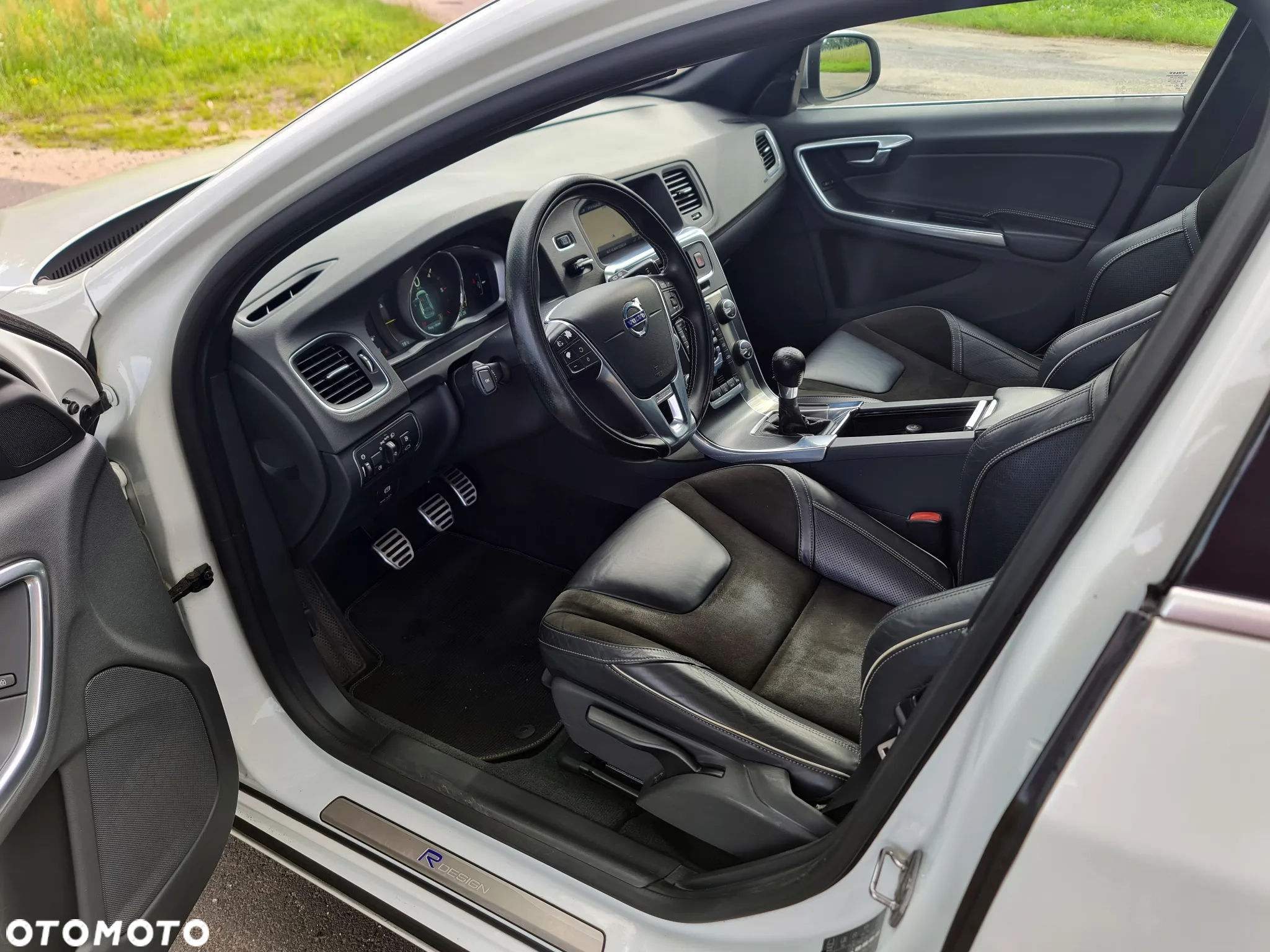 Volvo V60 D3 R-Design - 5