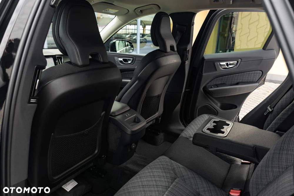 Volvo XC 60 B4 D Core - 27
