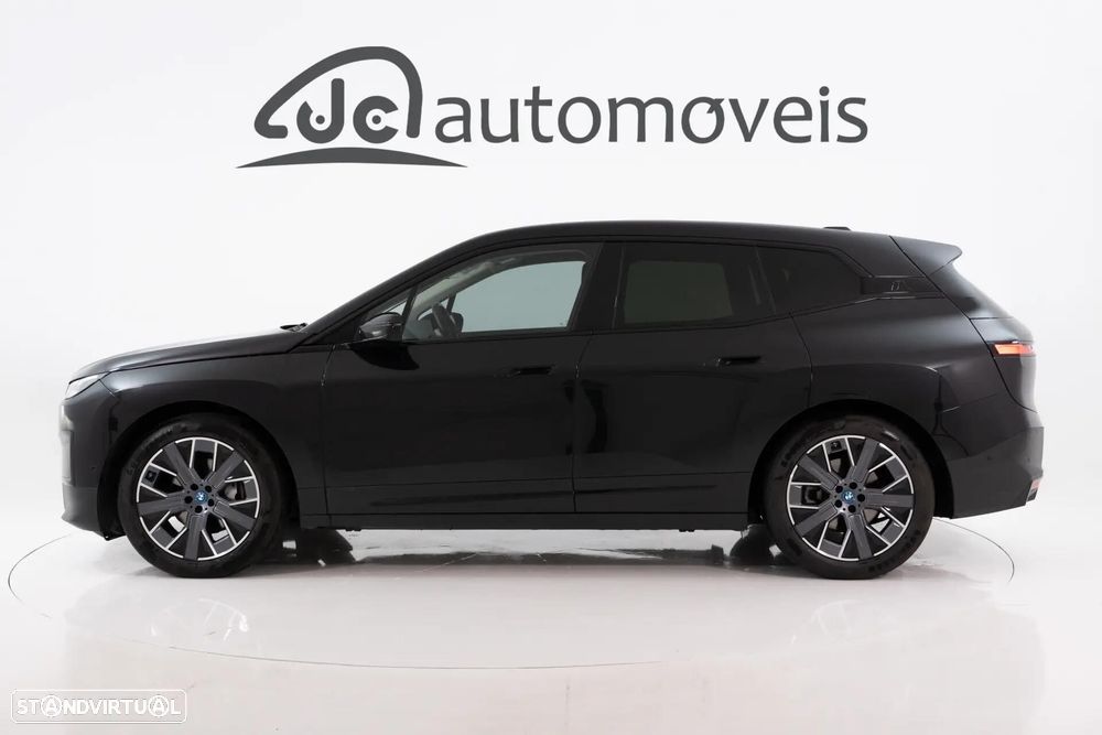 BMW iX xDrive 40 - 8