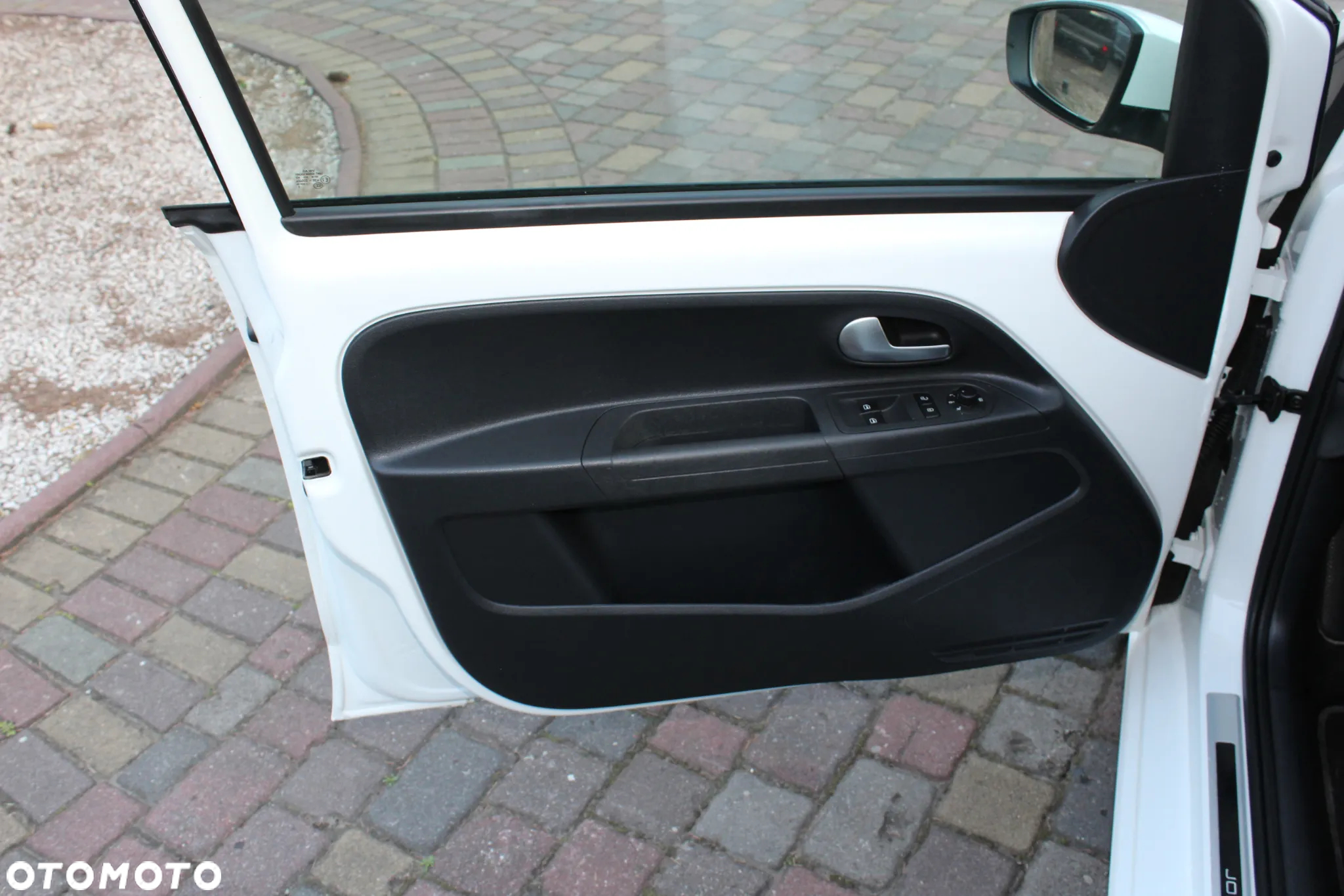Volkswagen up! join - 13