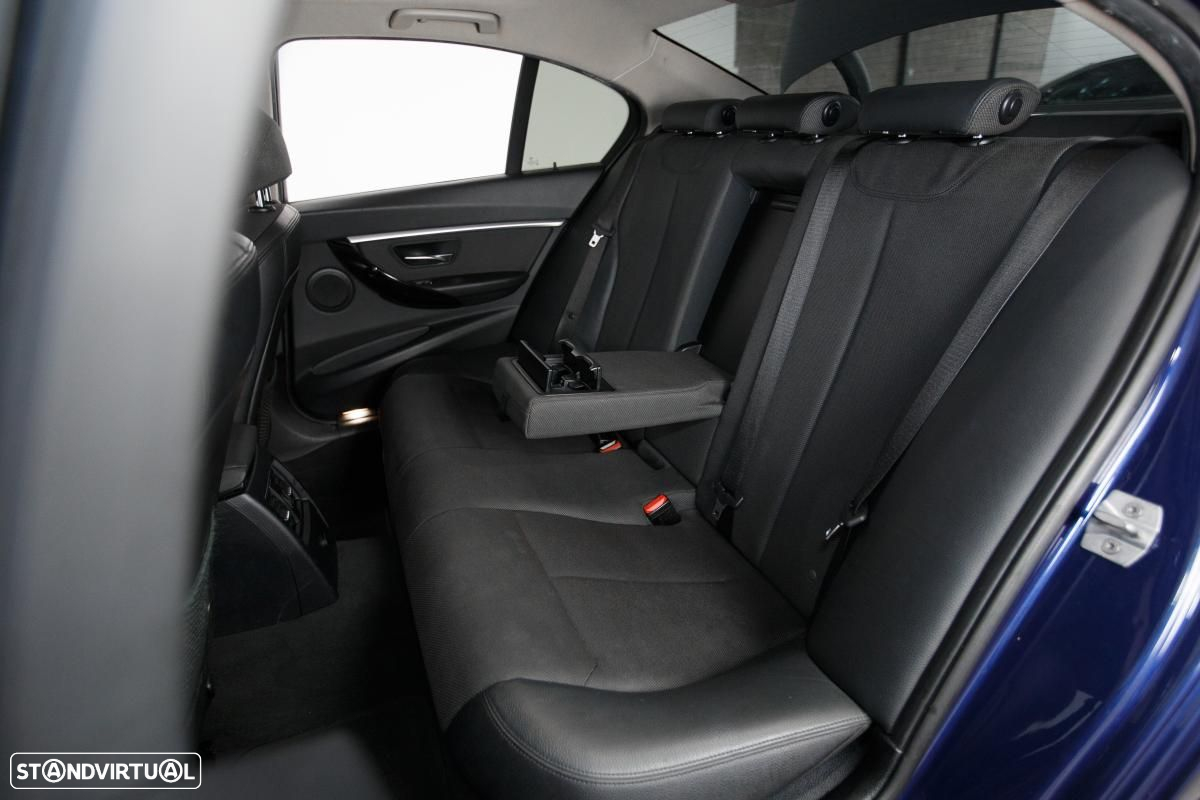 BMW 330 - 11