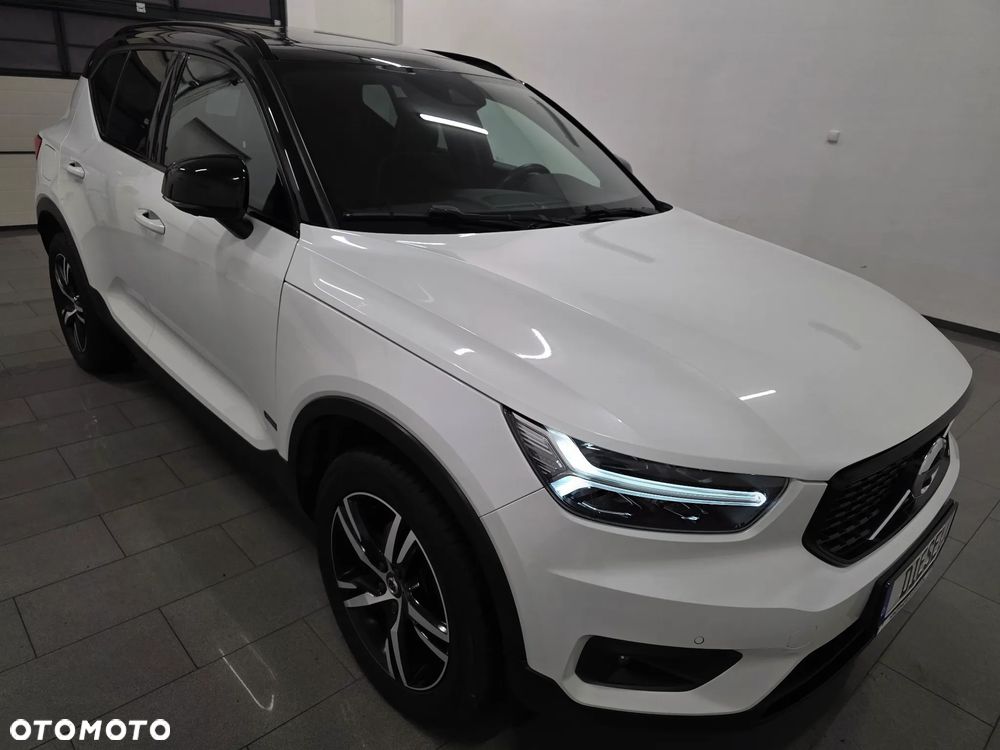 Volvo XC 40 D3 SCR R-Design - 32