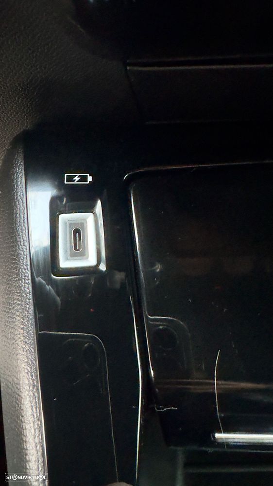 Peugeot e-208 GT - 14