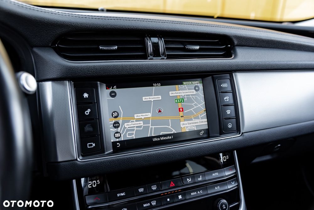 Jaguar XF 30d S - 35