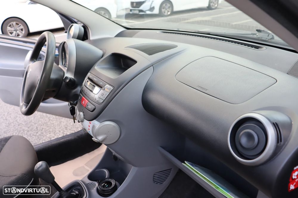 Peugeot 107 1.0 Trendy - 16