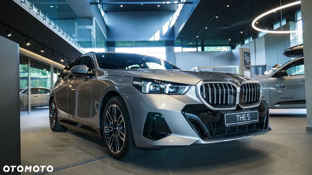 BMW Seria 5 550e xDrive PHEV M Sport - 4