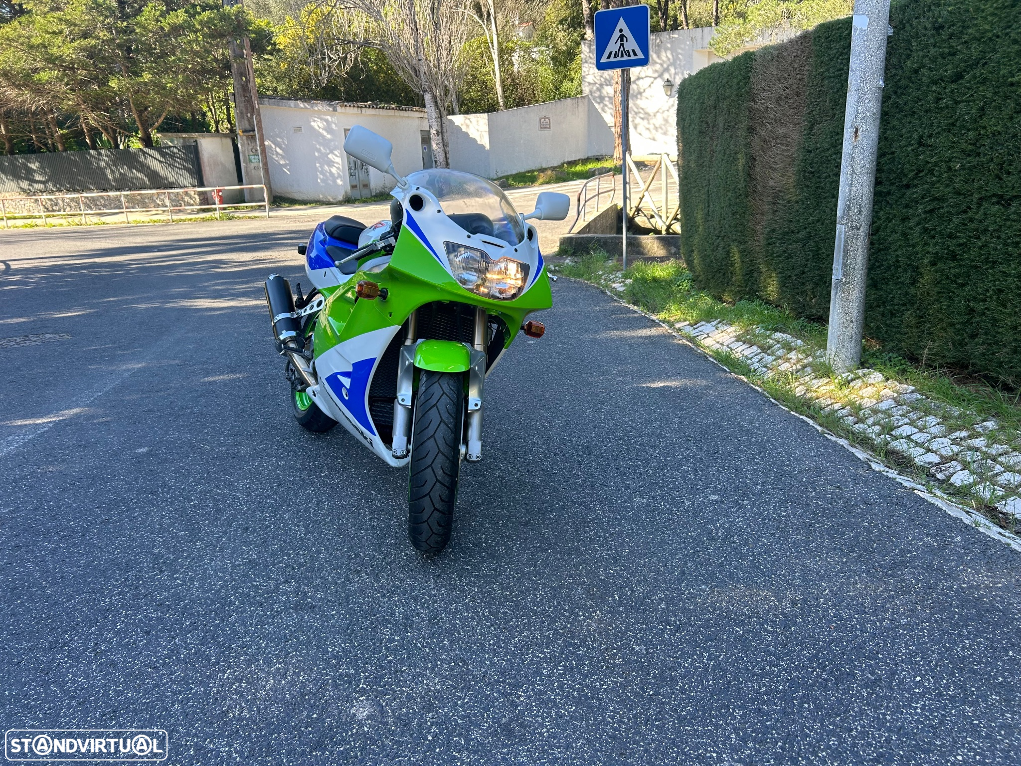 Kawasaki ZXR 400 - 21