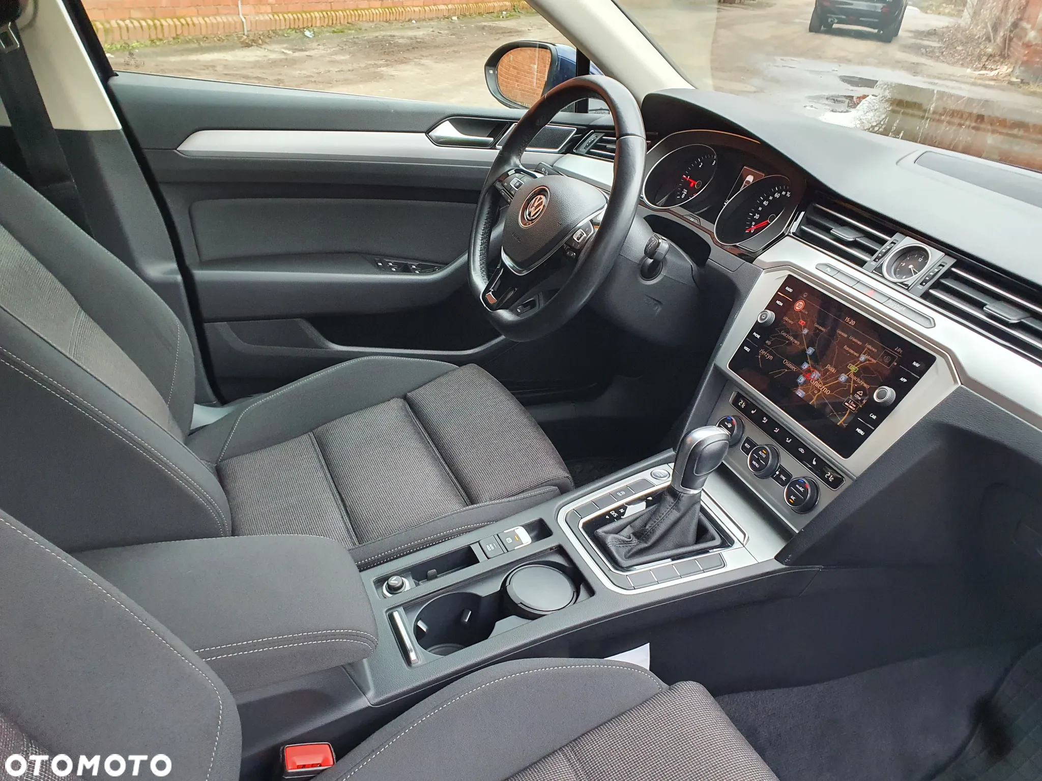 Volkswagen Passat 2.0 TDI BMT Comfortline DSG - 9