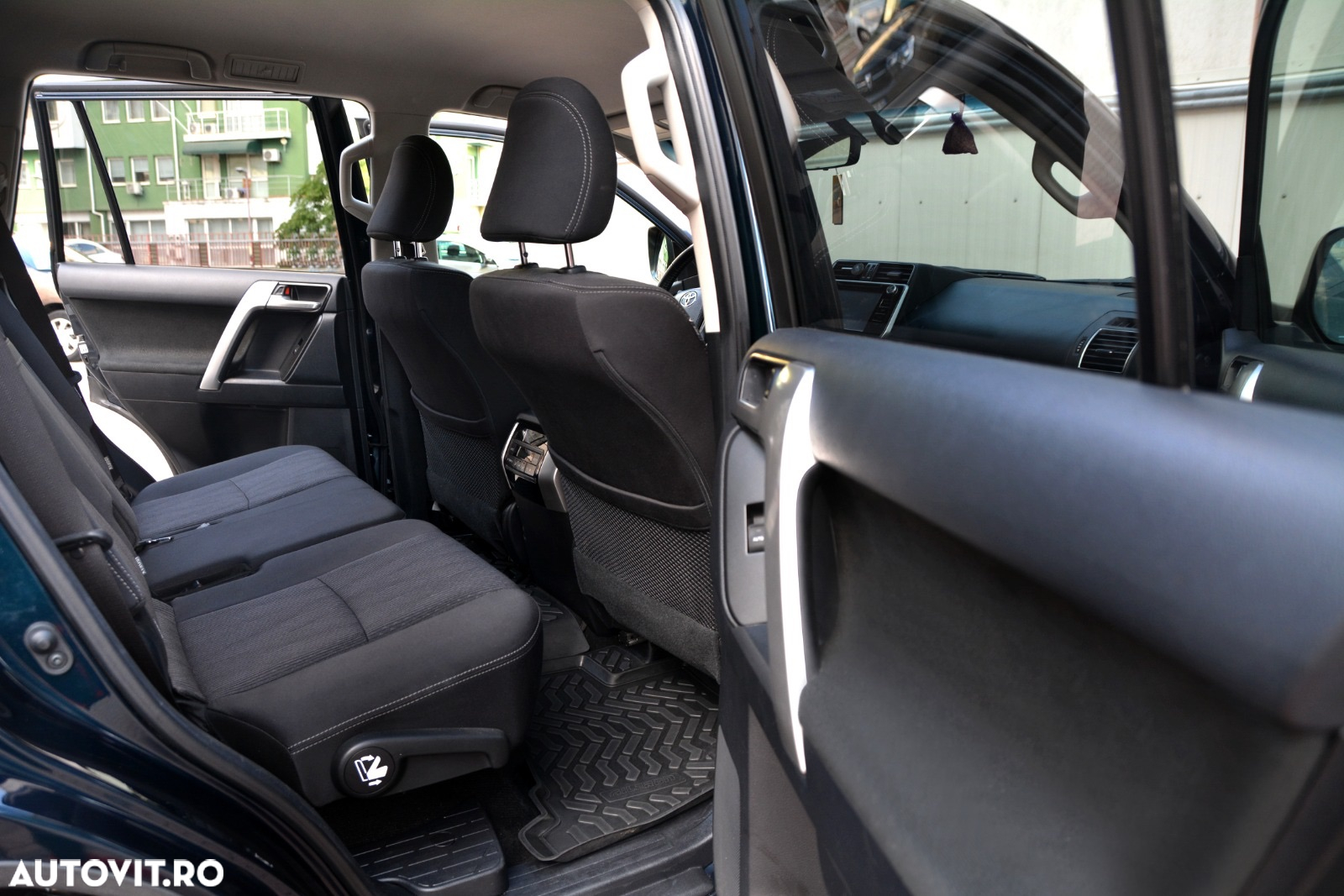 Toyota Land Cruiser 2.8l Turbo D-4D M/T Executive - 19