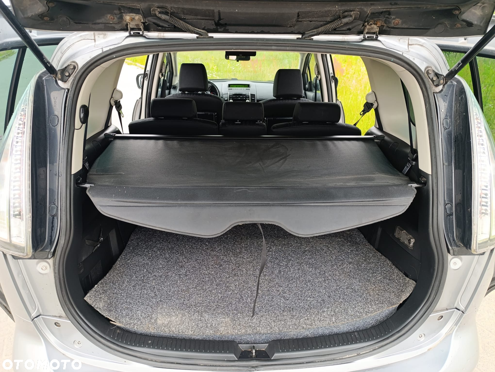 Mazda 5 - 10