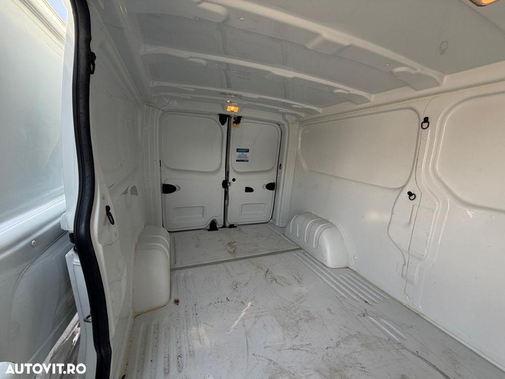 Renault Trafic - 10
