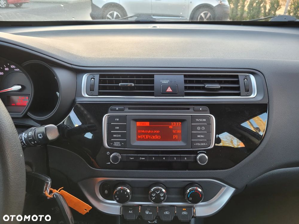 Kia Rio 1.2 Attract - 13