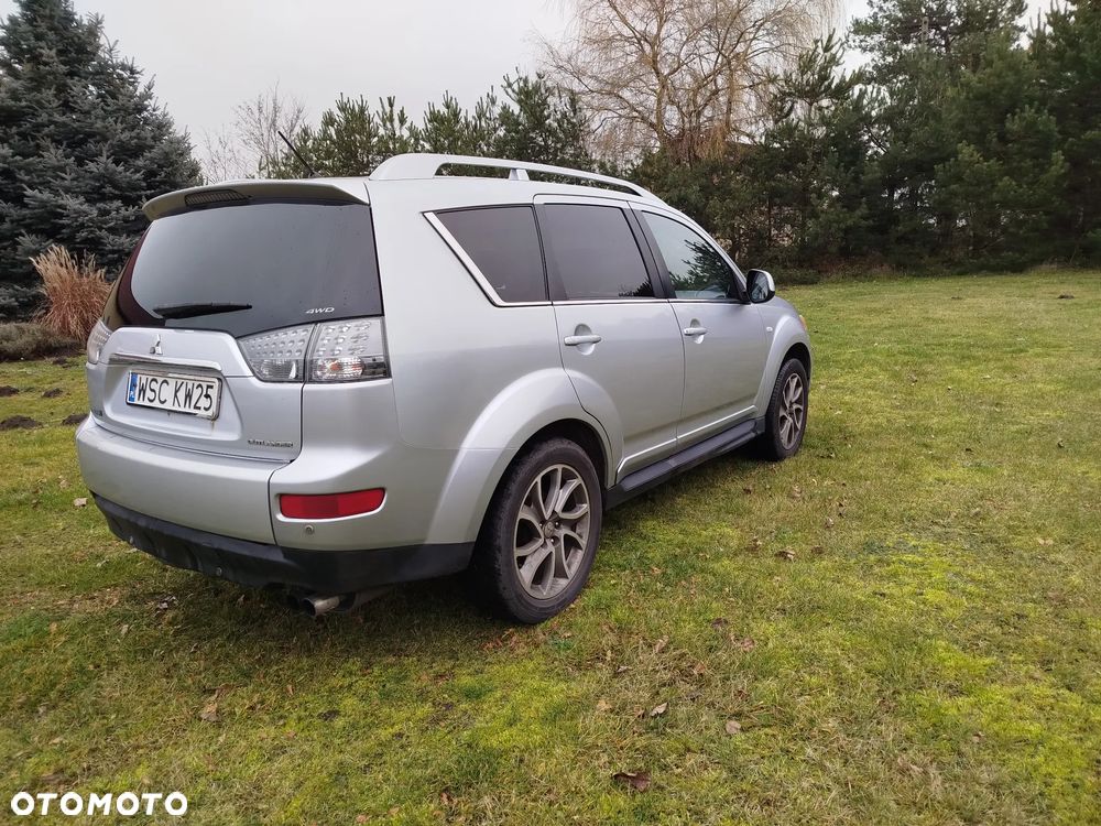 Mitsubishi Outlander 2.0 DID Instyle - 3