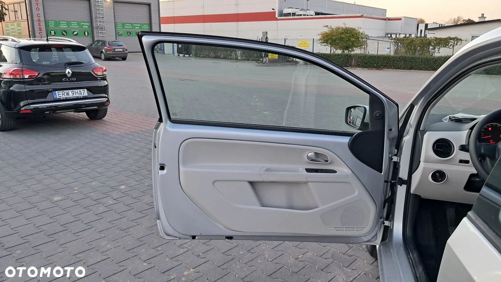 Volkswagen up! 1.0 high EU6 - 9
