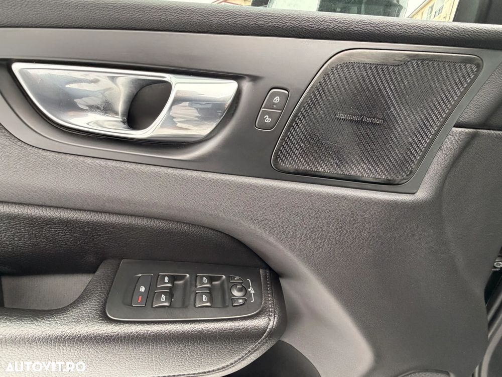 Volvo XC 60 D3 Momentum Pro - 25