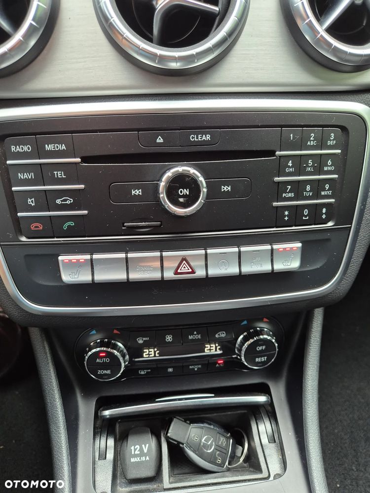 Mercedes-Benz CLA 180 7G-DCT AMG Line - 30