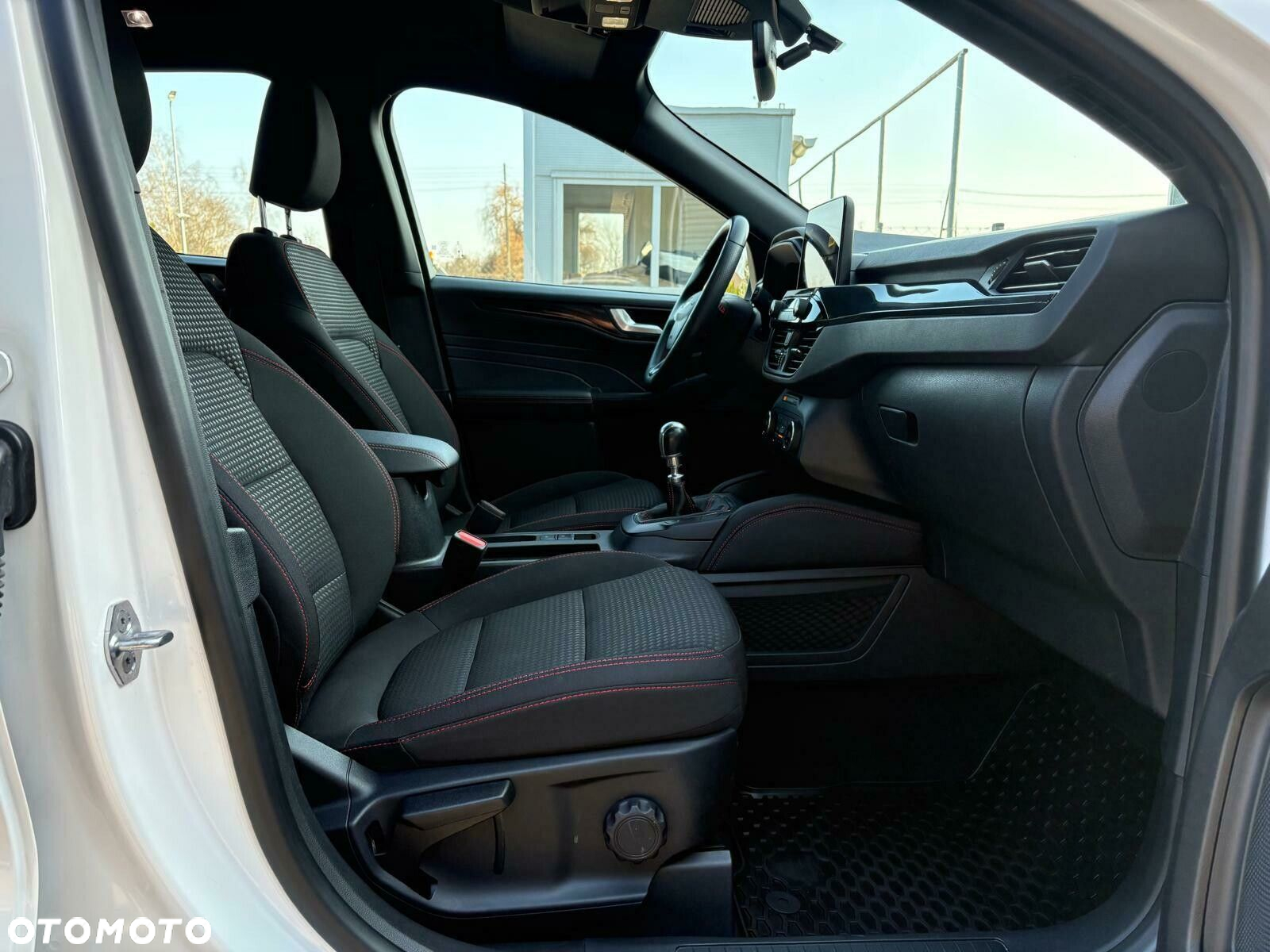 Ford Kuga 1.5 EcoBoost FWD ST-Line - 9