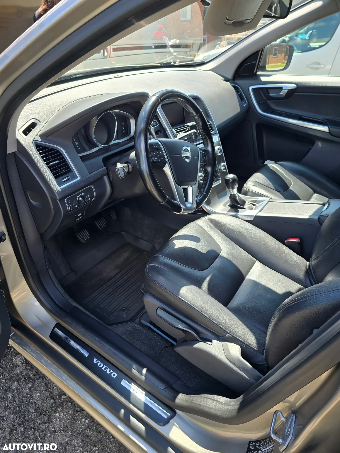 Volvo XC 60 D4 AWD Momentum - 8