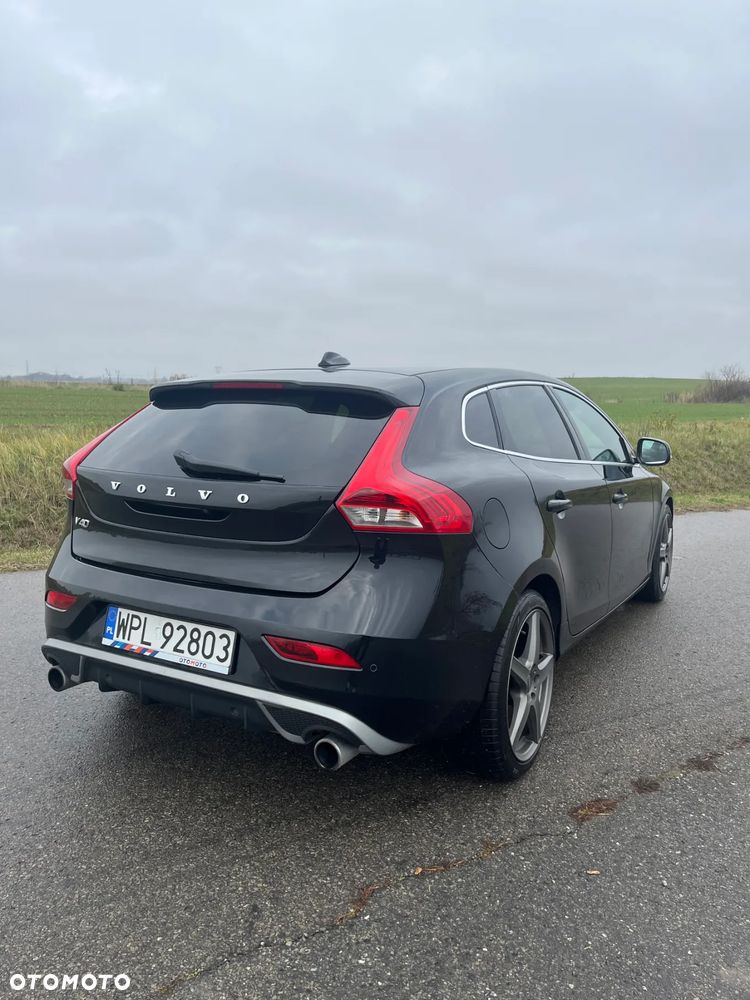 Volvo V40 D2 R-Design - 6