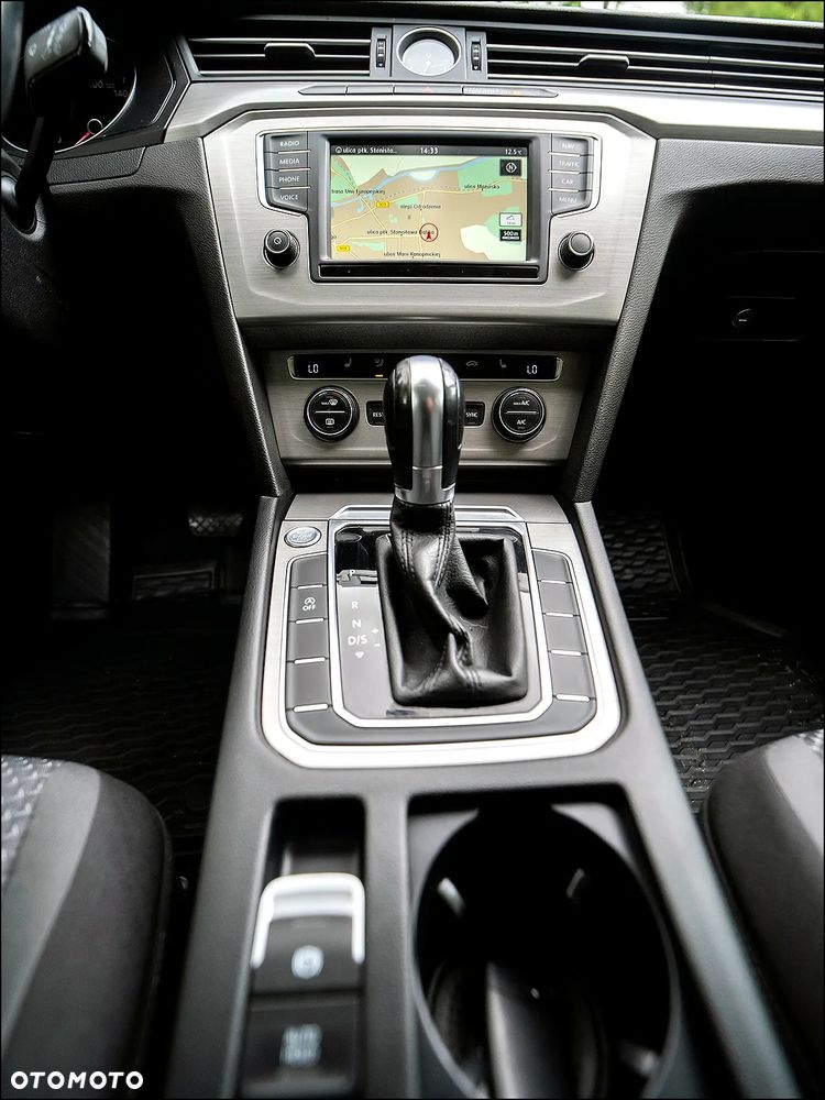 Volkswagen Passat - 26