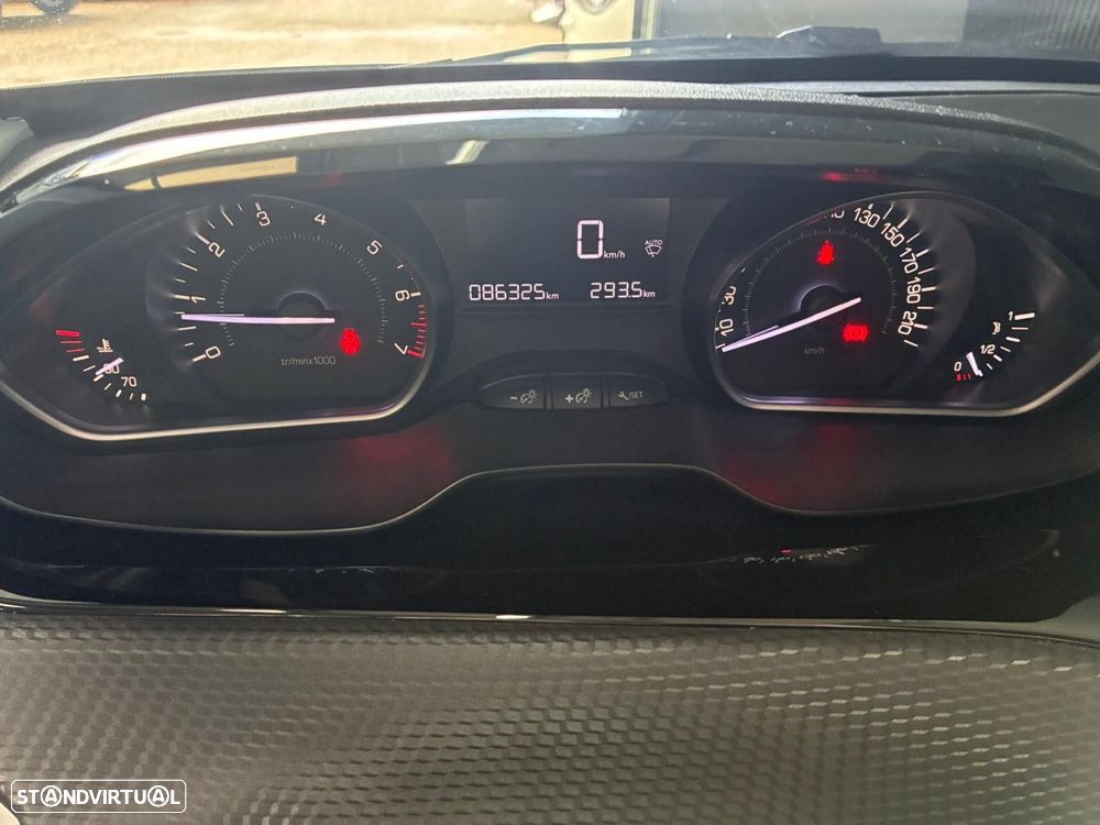 Peugeot 208 1.2 PureTech Style - 17