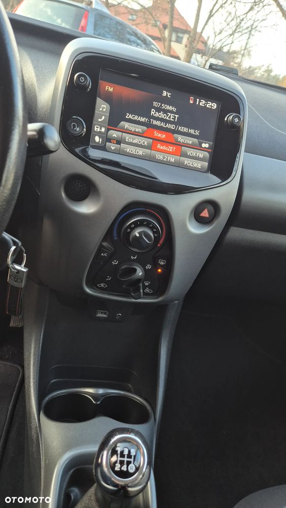 Toyota Aygo x-play - 38