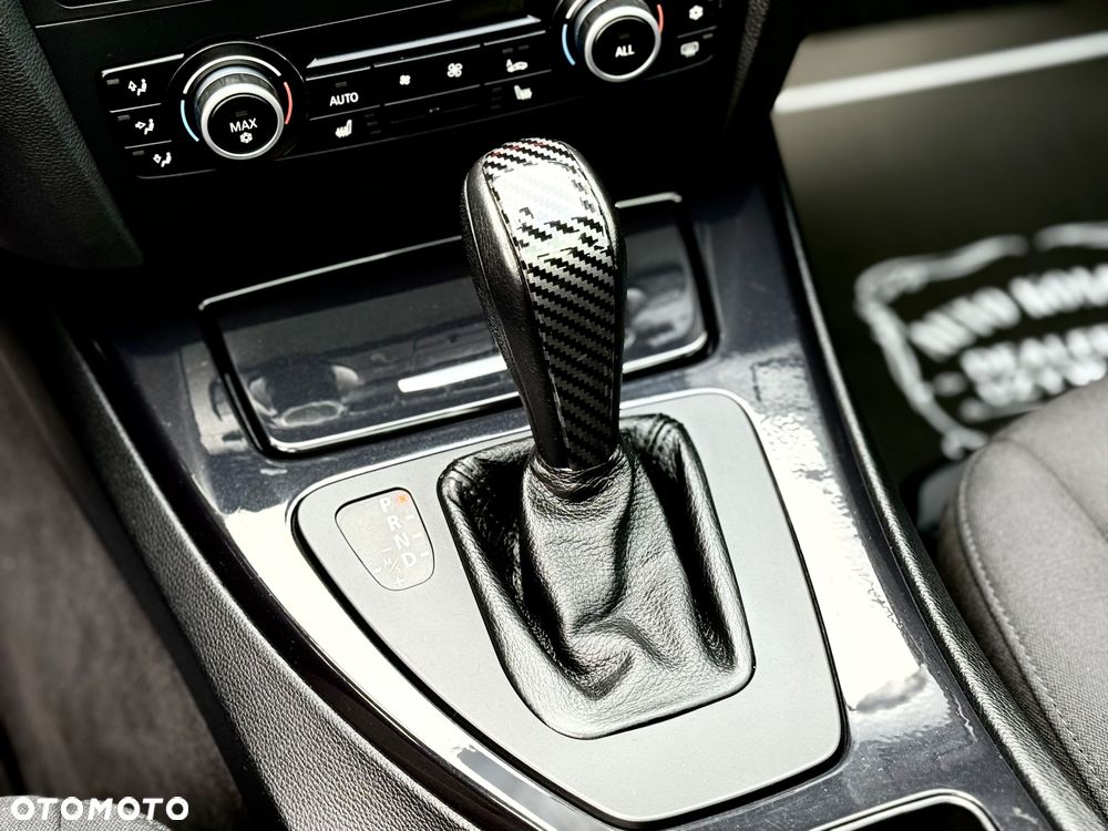 BMW Seria 3 318i - 30