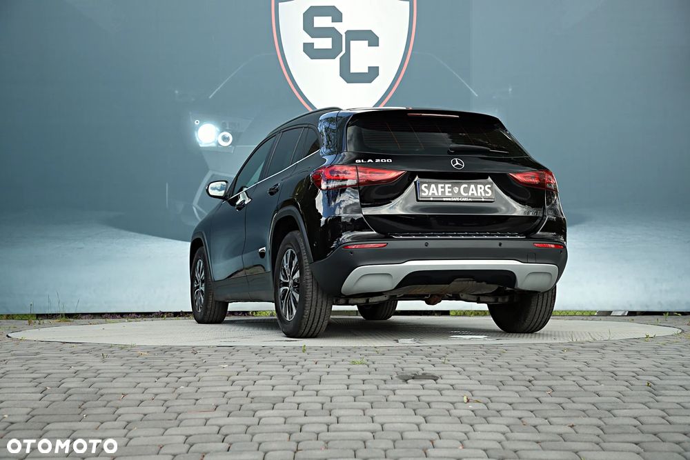 Mercedes-Benz GLA 200 Style - 8