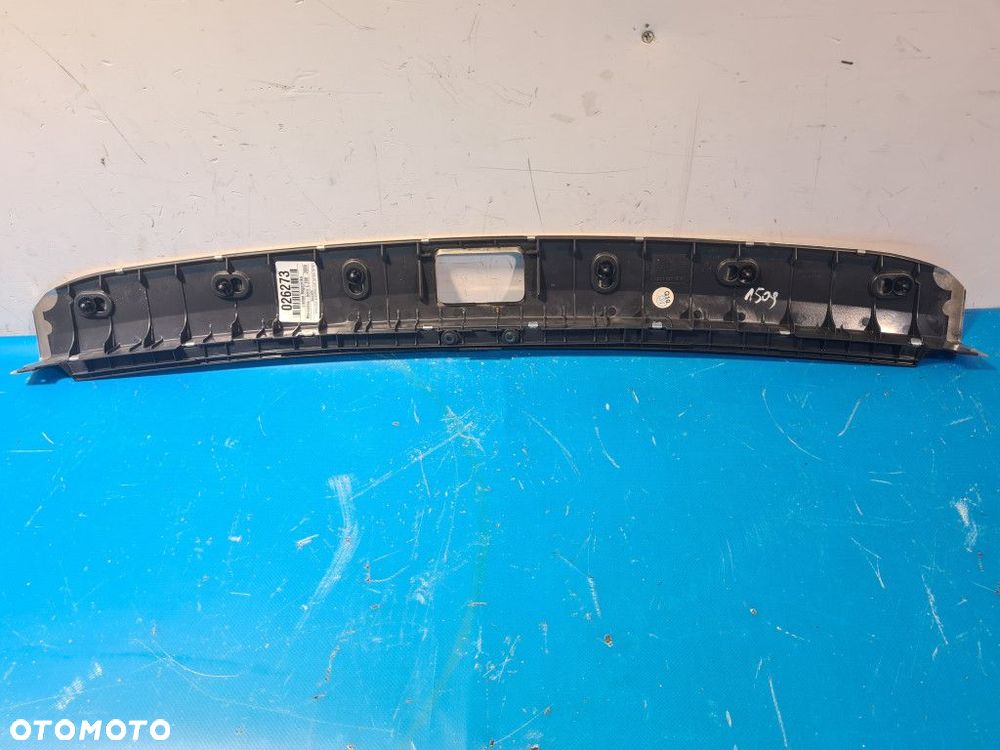 LISTWA BAGAŻNIKA MERCEDES W203 - 2