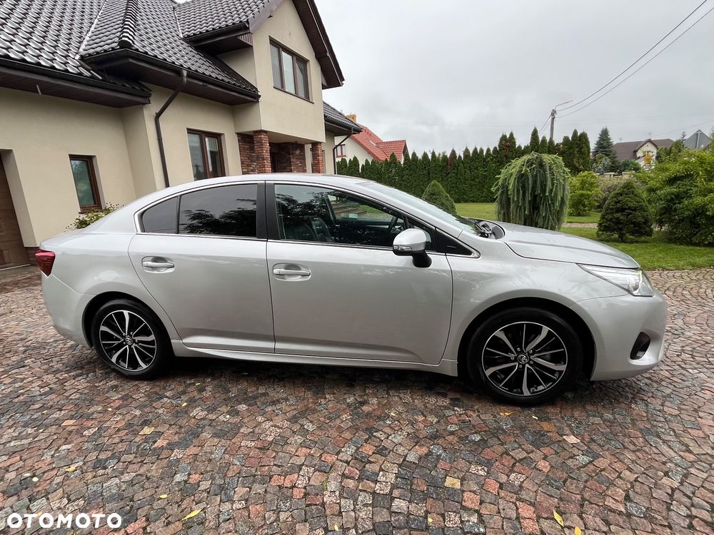 Toyota Avensis 1.8 Premium - 8