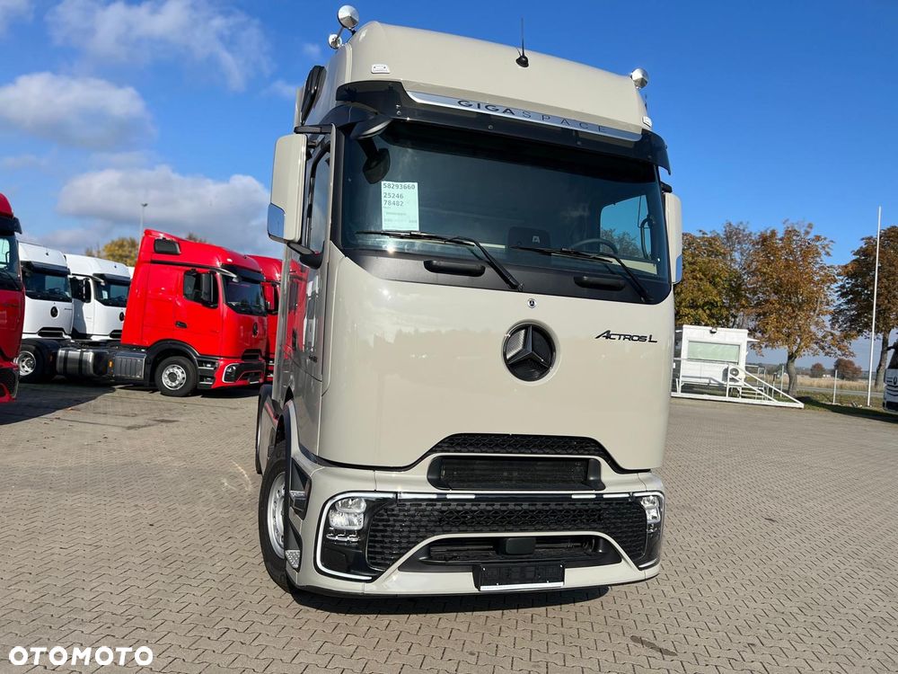 Mercedes-Benz Actros - 16
