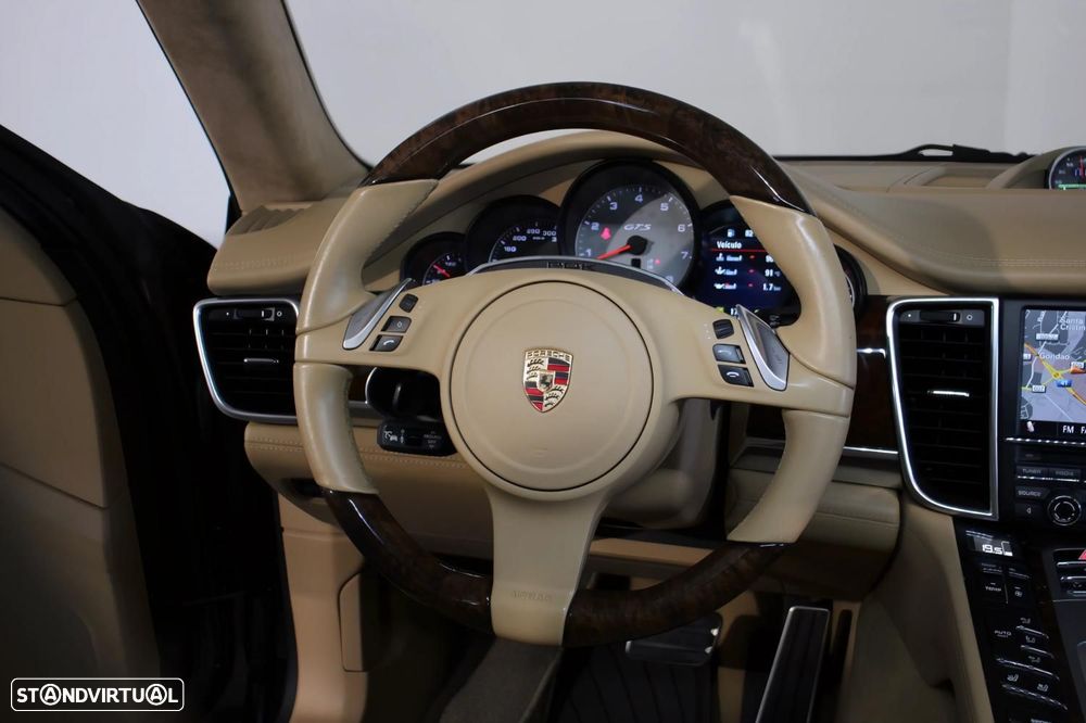 Porsche Panamera 4 GTS PDK - 11