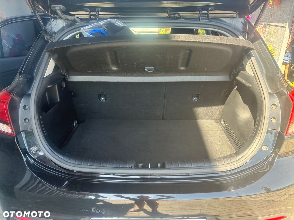 Kia Rio 1.2 L - 1