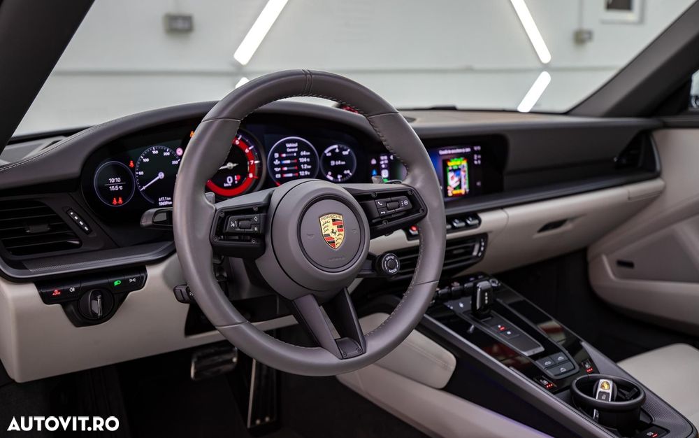 Porsche 911 Carrera 4S PDK - 22