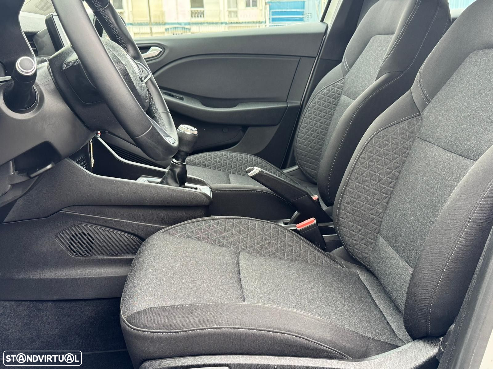 Renault Clio 1.0 TCe Exclusive - 21