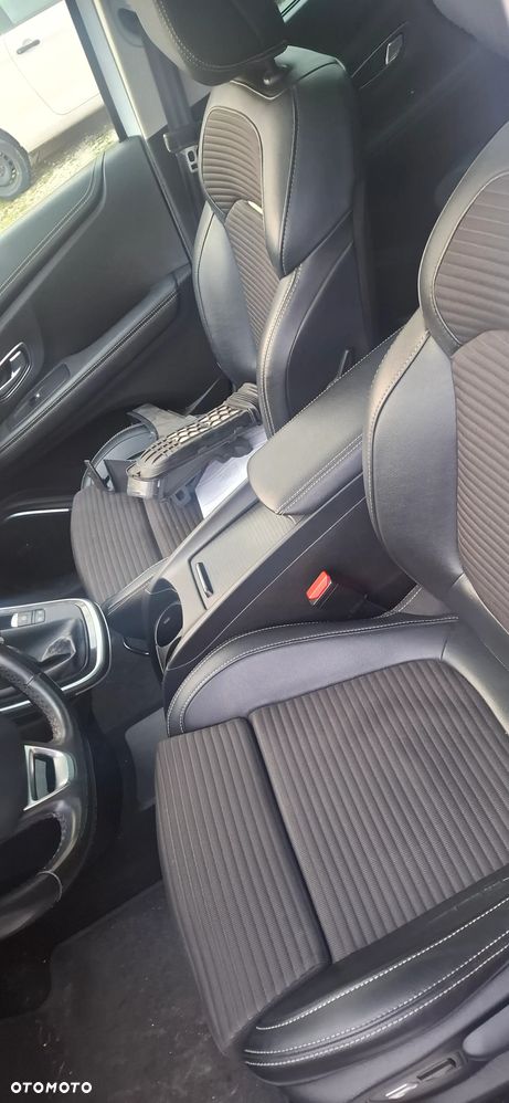 Renault Scenic TCe 140 GPF BOSE EDITION - 9