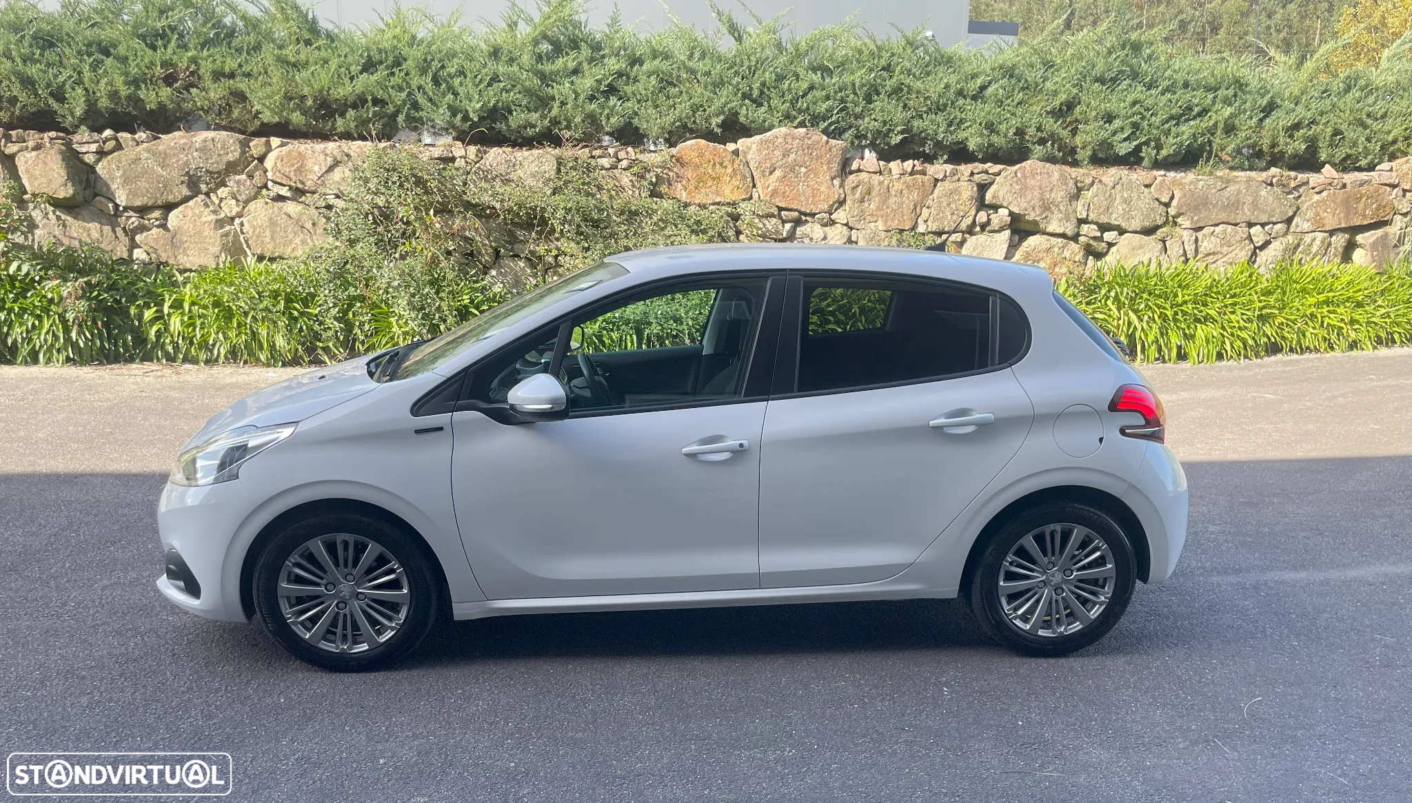 Peugeot 208 1.5 BlueHDi Signature - 5